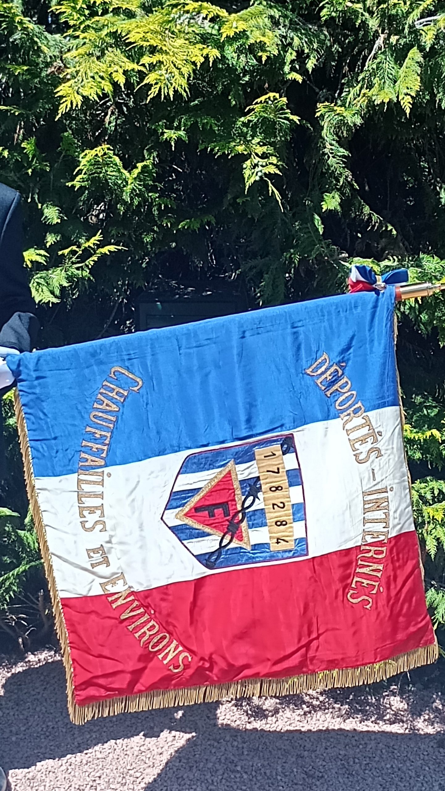 Histoire du drapeau des déportés de la section de Chauffailles